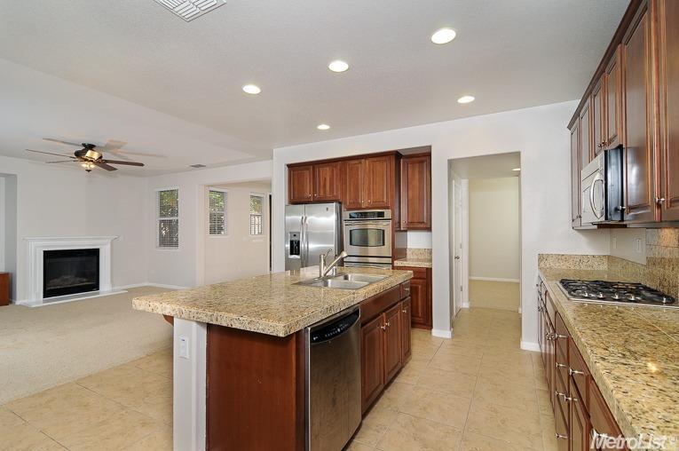 966 Campfire Cir, Rocklin, CA 95765 photo 2