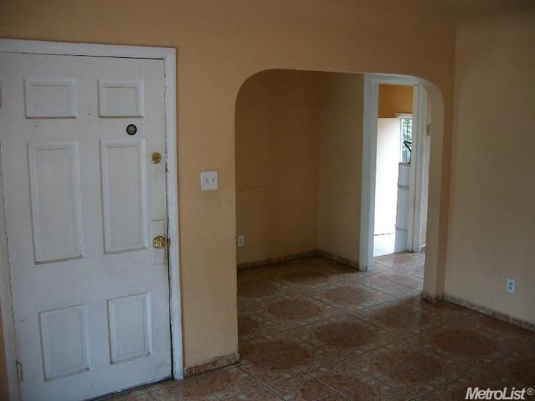 417 Oak, Modesto, CA 95351 photo 3