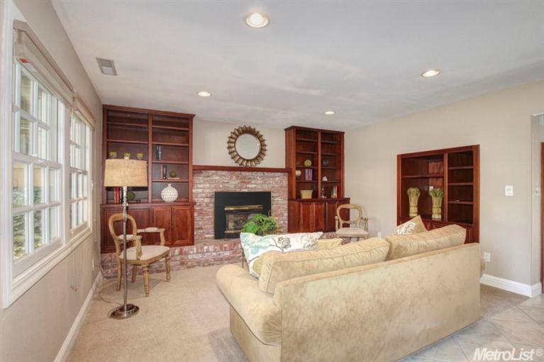6404 Palm Dr, Carmichael, CA 95608 photo 4