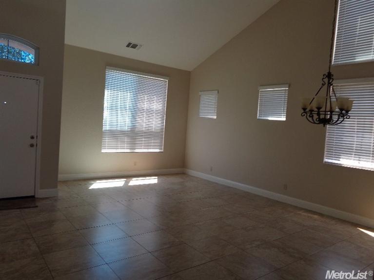 3601 Will Scarlet Ct, Modesto, CA 95355 photo 2