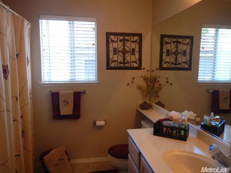 8513 Oakenshield Cir, Antelope, CA 95843 photo 19