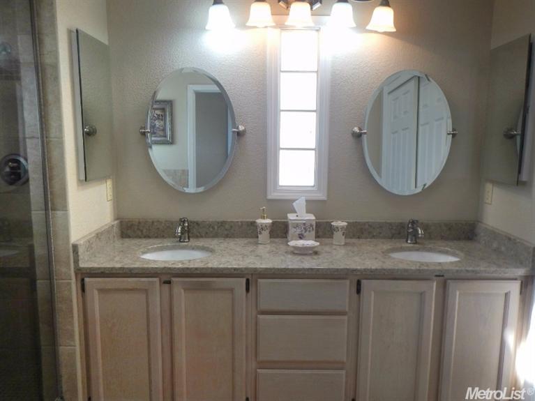 8513 Oakenshield Cir, Antelope, CA 95843 photo 16