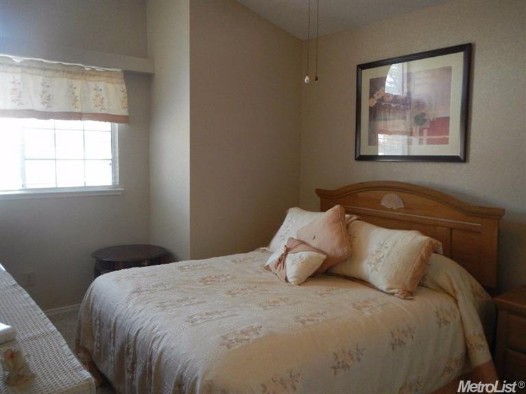 8513 Oakenshield Cir, Antelope, CA 95843 photo 17