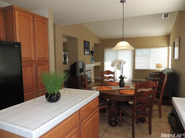 880 Brookfield Ave, Lathrop, CA 95330 photo 8