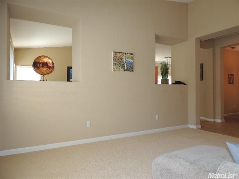 880 Brookfield Ave, Lathrop, CA 95330 photo 3