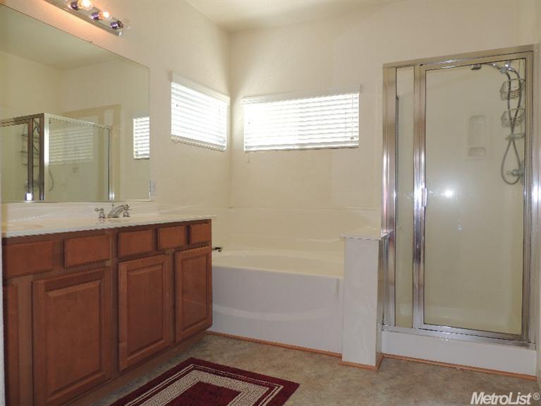 880 Brookfield Ave, Lathrop, CA 95330 photo 16