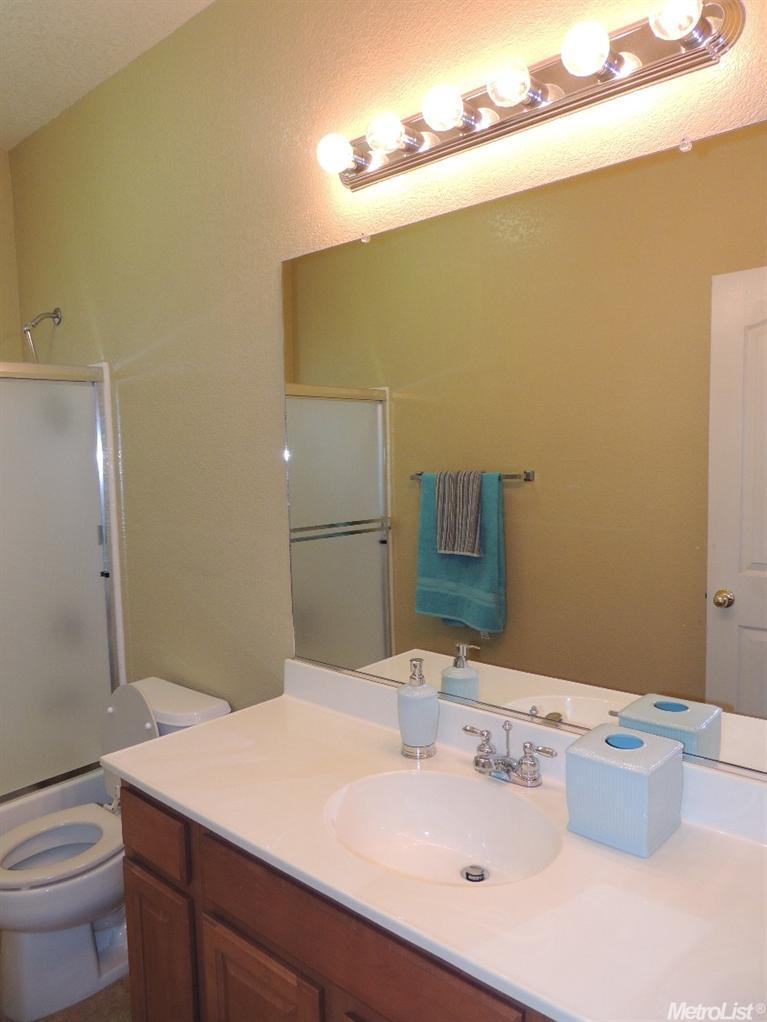 880 Brookfield Ave, Lathrop, CA 95330 photo 14