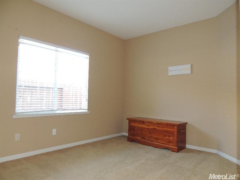 880 Brookfield Ave, Lathrop, CA 95330 photo 11