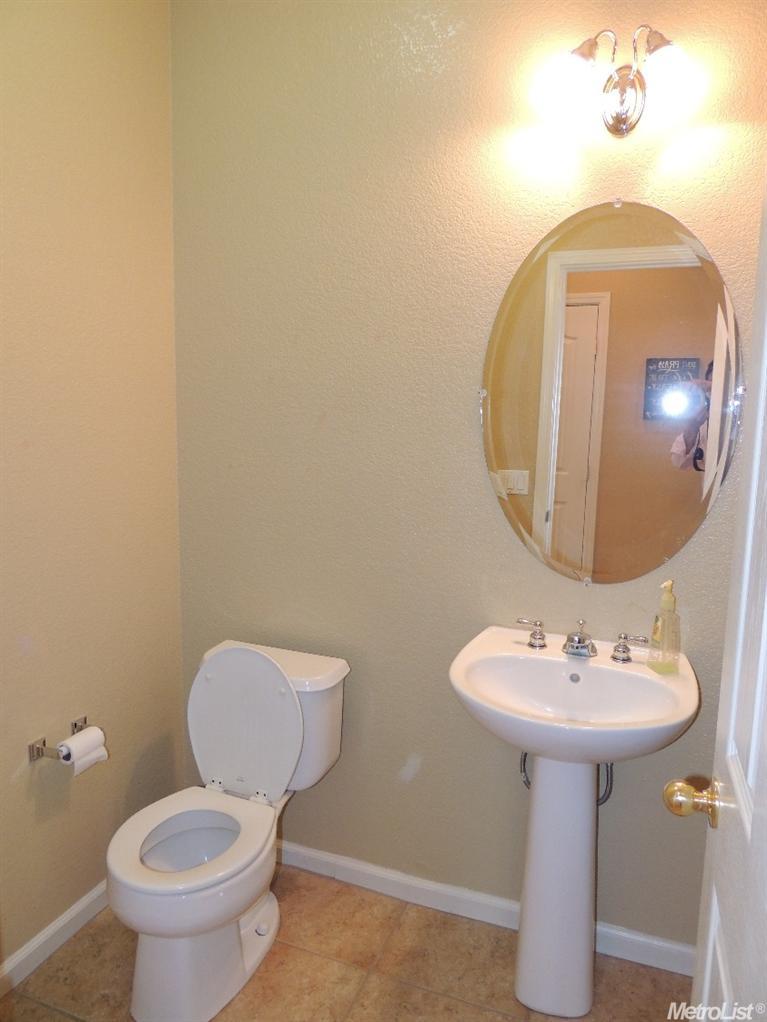 880 Brookfield Ave, Lathrop, CA 95330 photo 10