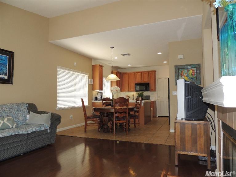 880 Brookfield Ave, Lathrop, CA 95330 photo 6