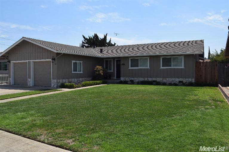 220 Pedras Rd, Turlock, CA 95382 photo 1