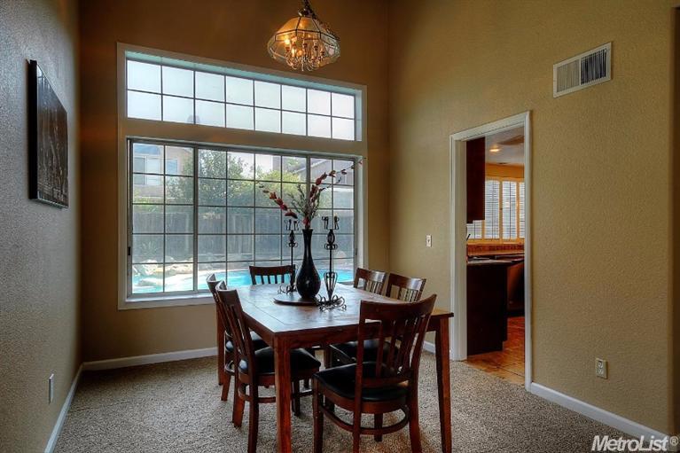 900 Menay Dr, Tracy, CA 95376 photo 4