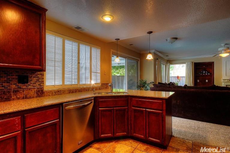 900 Menay Dr, Tracy, CA 95376 photo 5