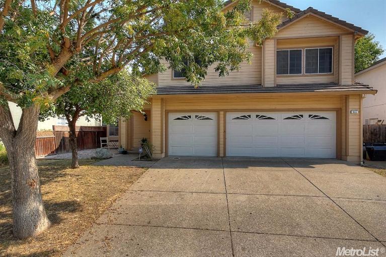 900 Menay Dr, Tracy, CA 95376 photo 1