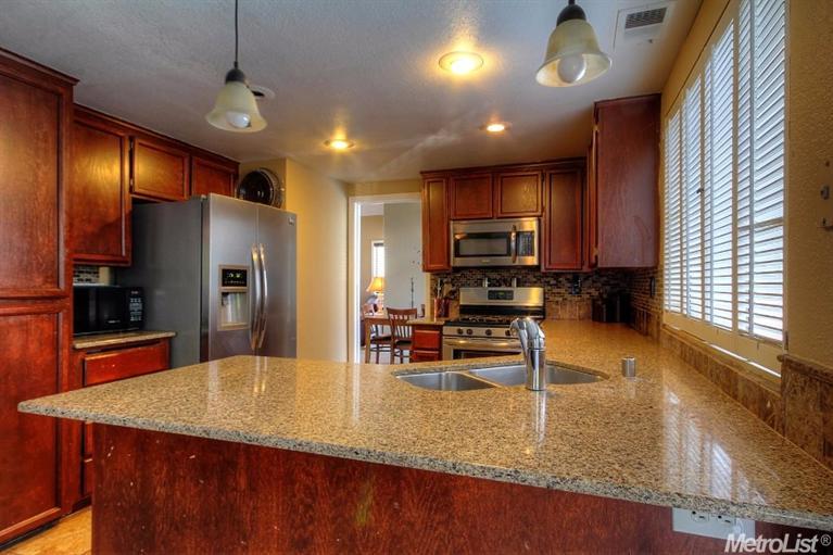 900 Menay Dr, Tracy, CA 95376 photo 7