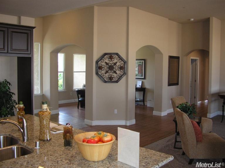 10043 Spring St, Galt, CA 95632 photo 3