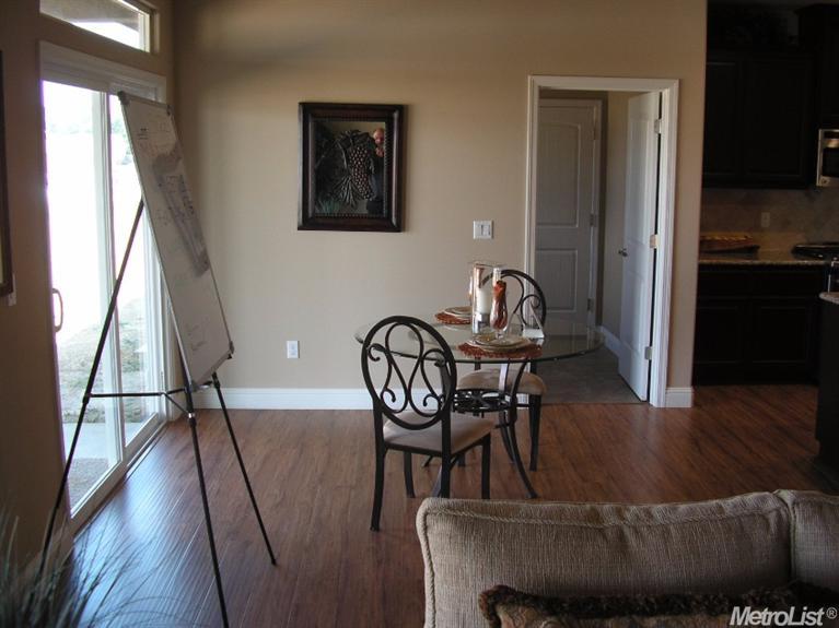 10043 Spring St, Galt, CA 95632 photo 2