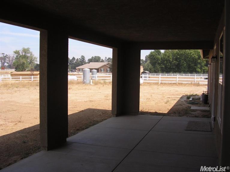 10043 Spring St, Galt, CA 95632 photo 5