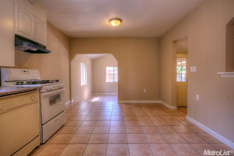 2119 4th St, Hughson, CA 95326 photo 8