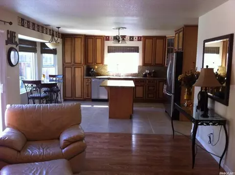 1621 Amber Leaf Way, Lodi, CA 95242 photo 4