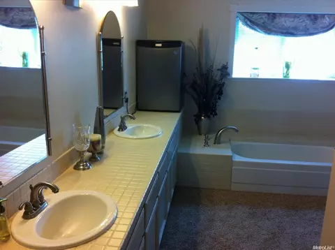 1621 Amber Leaf Way, Lodi, CA 95242 photo 19