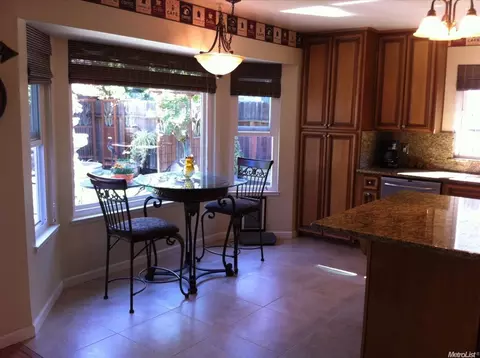 1621 Amber Leaf Way, Lodi, CA 95242 photo 3