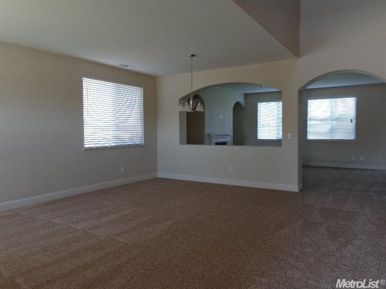 546 Sepp Ct, Ripon, CA 95366 photo 4