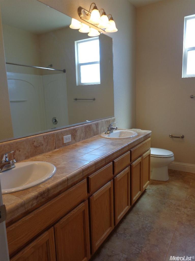 546 Sepp Ct, Ripon, CA 95366 photo 16