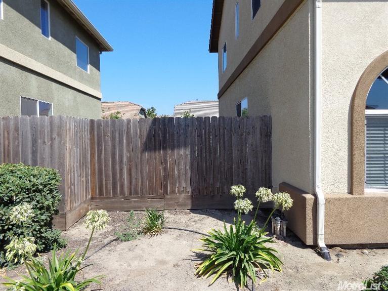546 Sepp Ct, Ripon, CA 95366 photo 2