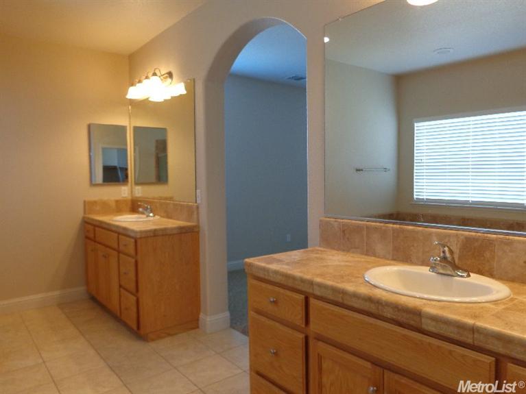 546 Sepp Ct, Ripon, CA 95366 photo 14