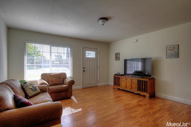 739 Stevens Ct, Ripon, CA 95366 photo 4