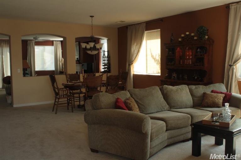1432 Table Mtn, Plumas Lake, CA 95961 photo 3