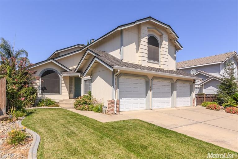721 Redfield Ave, Modesto, CA 95357 photo 1
