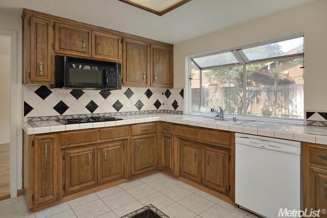 1303 Secret Bay St, Davis, CA 95616 photo 9