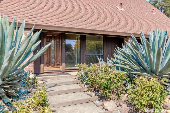 1303 Secret Bay St, Davis, CA 95616 photo 1