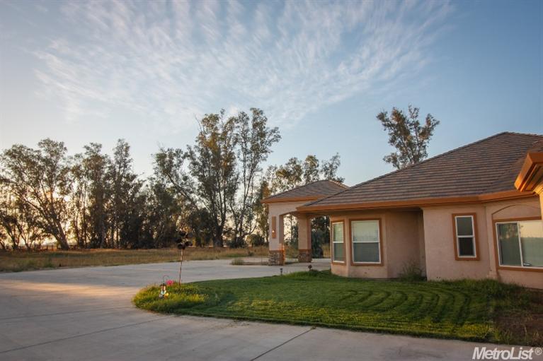 2654 Dewitt Rd, Modesto, CA 95357 photo 2