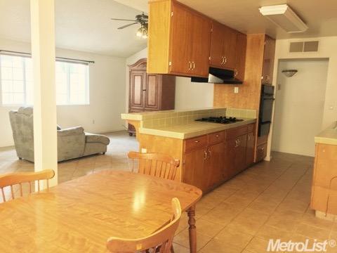1516 Raquel Ln, Modesto, CA 95355 photo 3