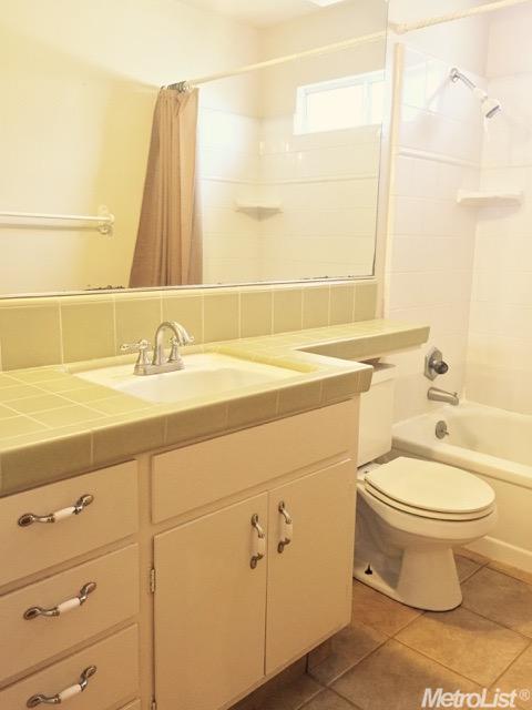 1516 Raquel Ln, Modesto, CA 95355 photo 11