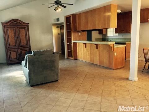 1516 Raquel Ln, Modesto, CA 95355 photo 4
