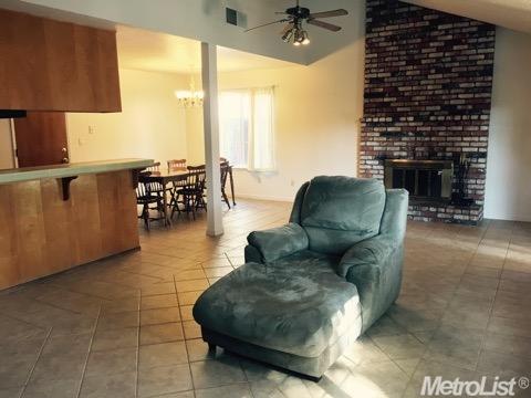 1516 Raquel Ln, Modesto, CA 95355 photo 5