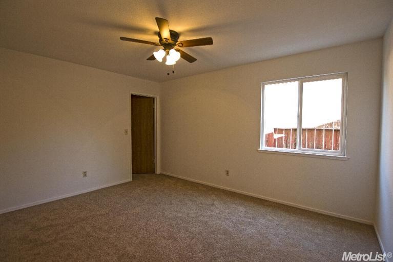 921 Chalone Dr, Modesto, CA 95358 photo 9