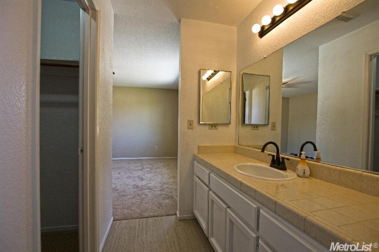 921 Chalone Dr, Modesto, CA 95358 photo 8