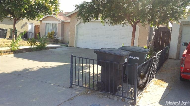1120 Pine Tree Ln, Modesto, CA 95351 photo 1