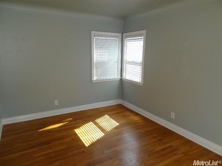 916 E Main St, Turlock, CA 95380 photo 8