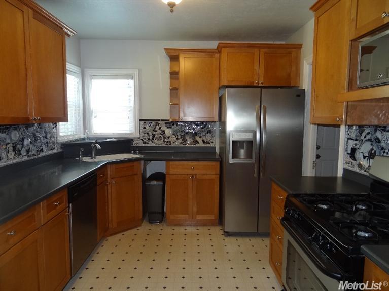 916 E Main St, Turlock, CA 95380 photo 5
