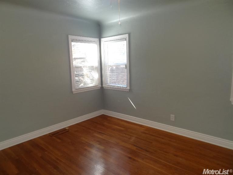 916 E Main St, Turlock, CA 95380 photo 6