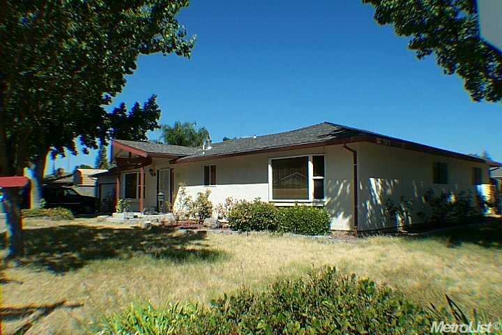 2411 Surrey Ave, Modesto, CA 95355 photo 1