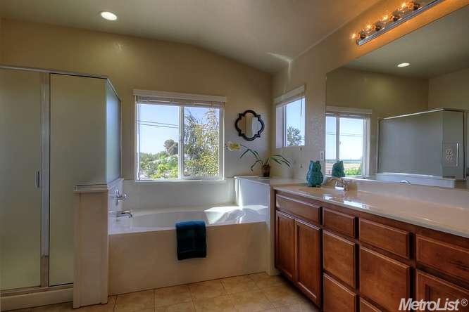 1689 Bermuda Ln, Manteca, CA 95337 photo 15