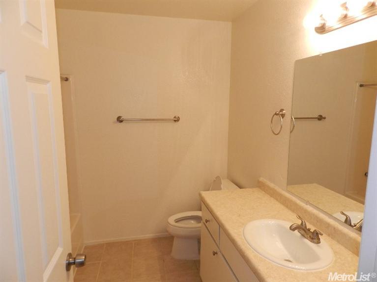 417 Algen Ct, Modesto, CA 95358 photo 8