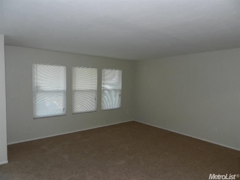 417 Algen Ct, Modesto, CA 95358 photo 3